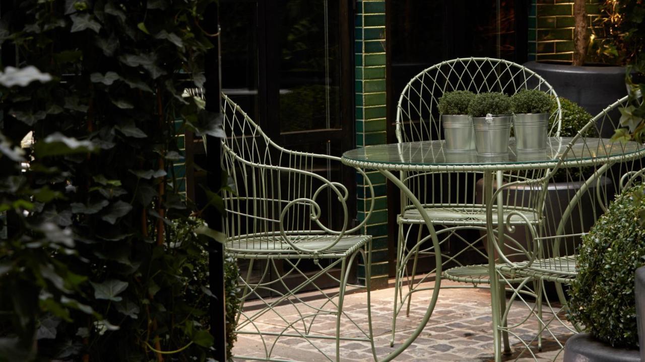 Monsieur George Hotel & Spa - Champs-Elysees Paris Ngoại thất bức ảnh A patio in Madrid