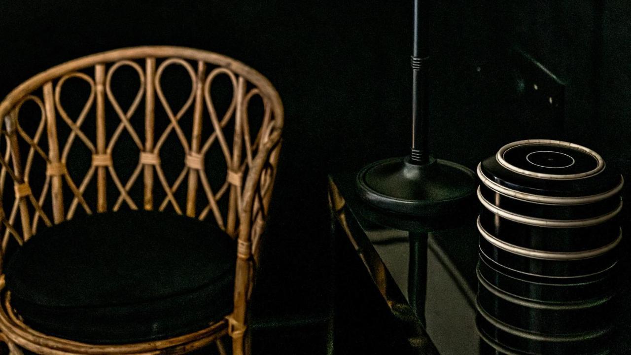 Monsieur George Hotel & Spa - Champs-Elysees Paris Ngoại thất bức ảnh A rattan chair
