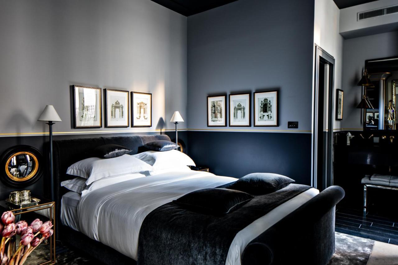 Monsieur George Hotel & Spa - Champs-Elysees Paris Ngoại thất bức ảnh A bedroom at the Hotel